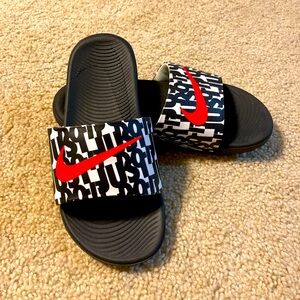 Nike slides youth size 5